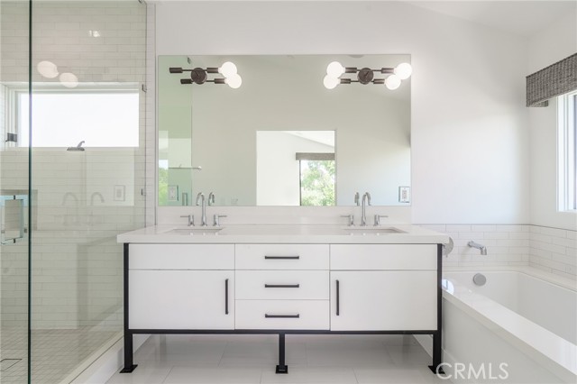 MLS #OC25199161 image #24