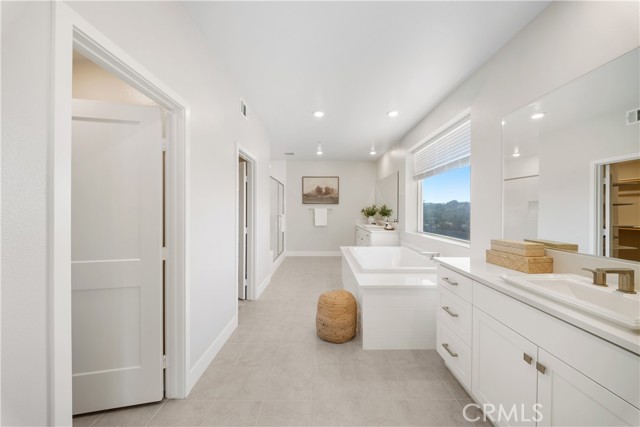 MLS #OC25199273 image #17