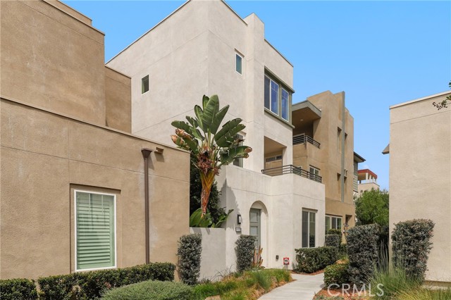 MLS #OC25199300 image #0