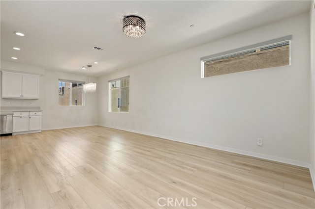 MLS #OC25199300 image #4