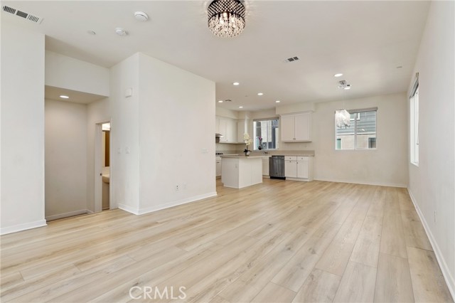 MLS #OC25199300 image #5