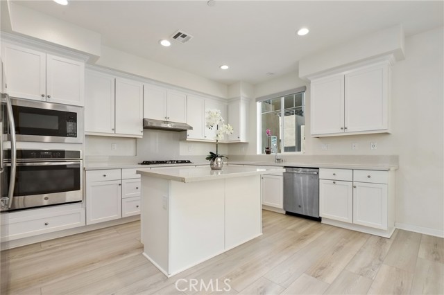 MLS #OC25199300 image #6