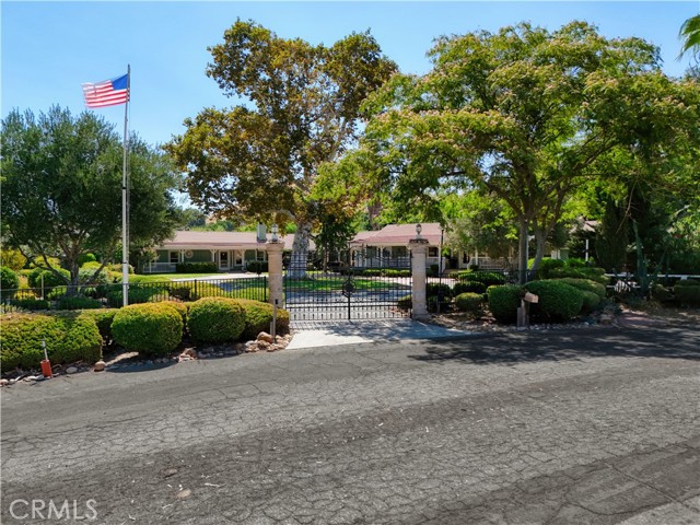MLS #OC25199324 image #1