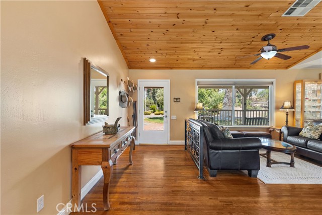 MLS #OC25199324 image #8