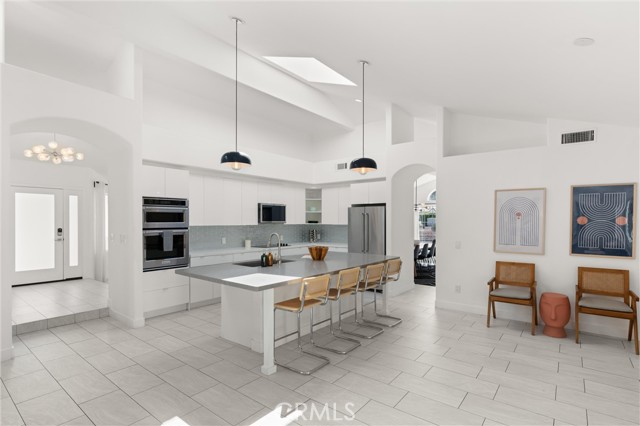 MLS #OC25199426 image #10