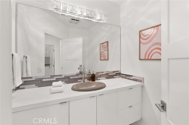 MLS #OC25199426 image #24