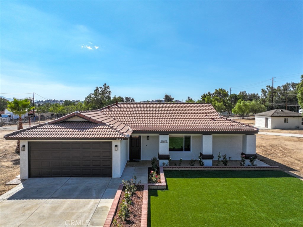 MLS #OC25199633 image #2