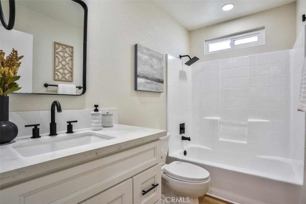 MLS #OC25199633 image #31