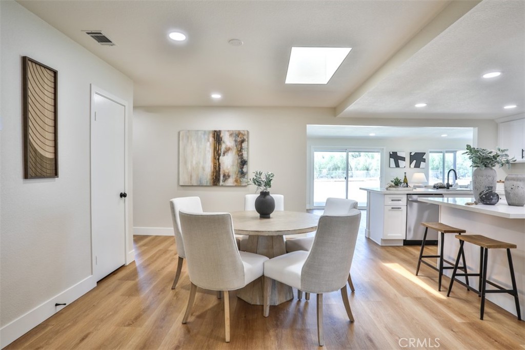 MLS #OC25199633 image #8