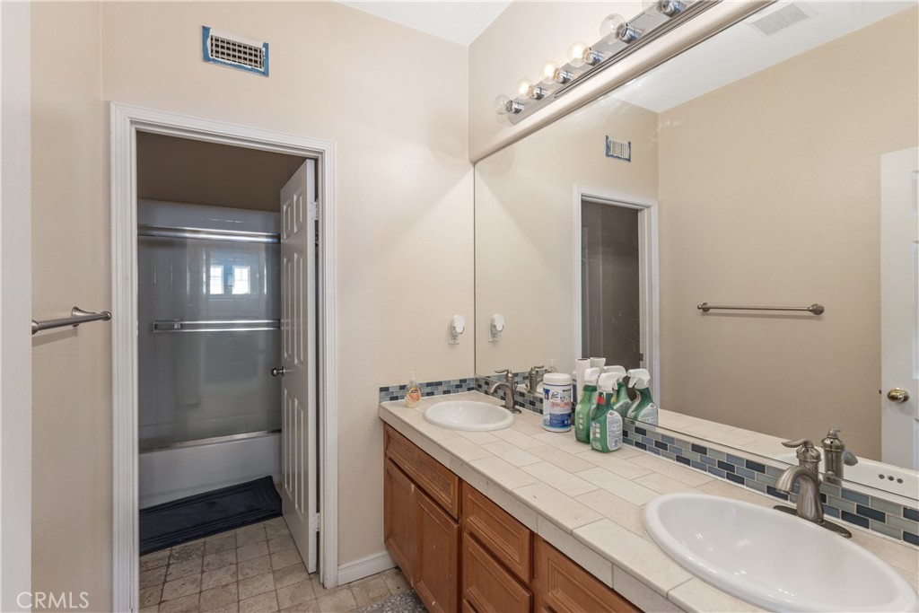 MLS #OC25199931 image #19