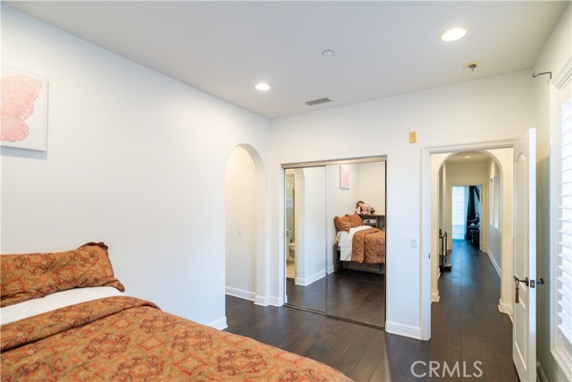 MLS #OC25199946 image #25