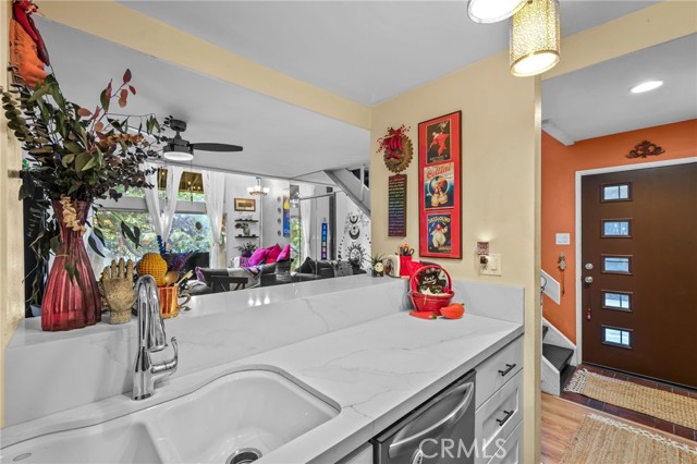 MLS #OC25200040 image #11