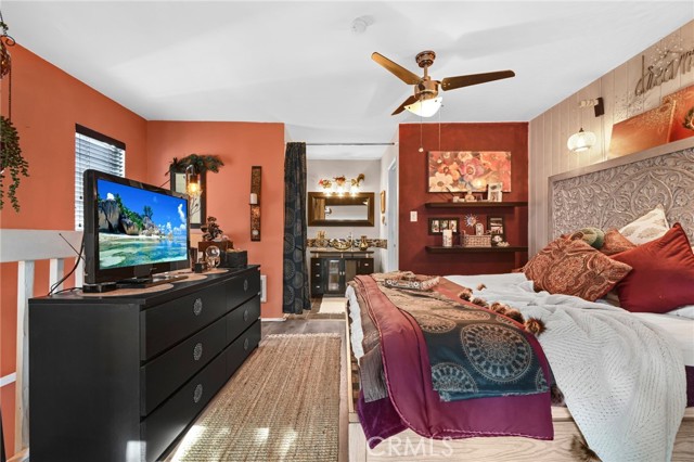 MLS #OC25200040 image #20