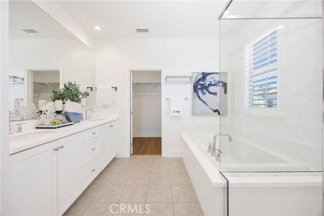 MLS #OC25200053 image #19