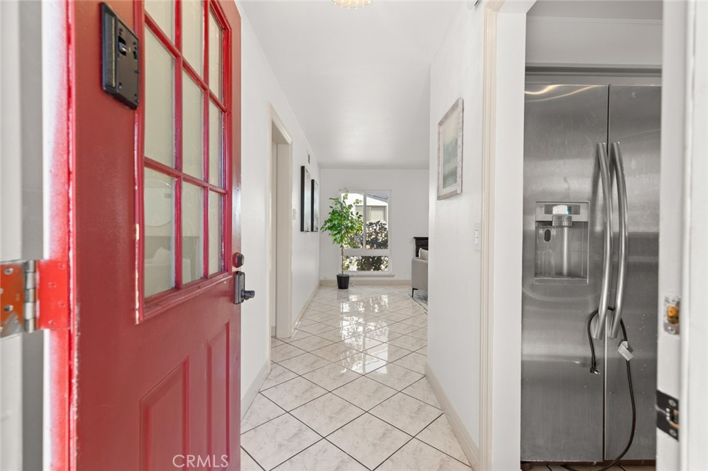 MLS #OC25200068 image #10