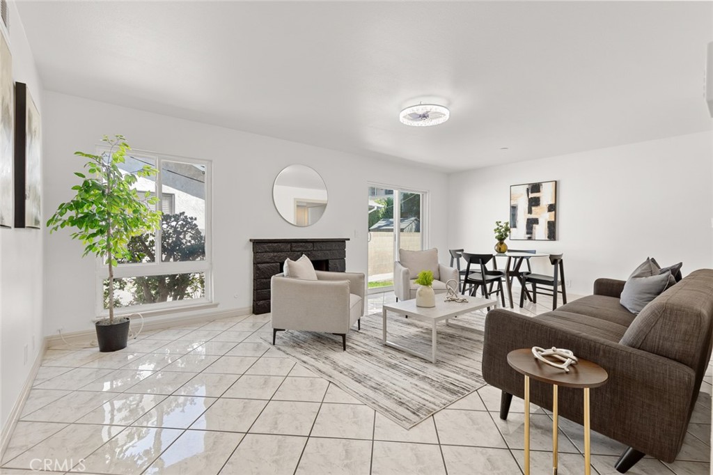 MLS #OC25200068 image #11