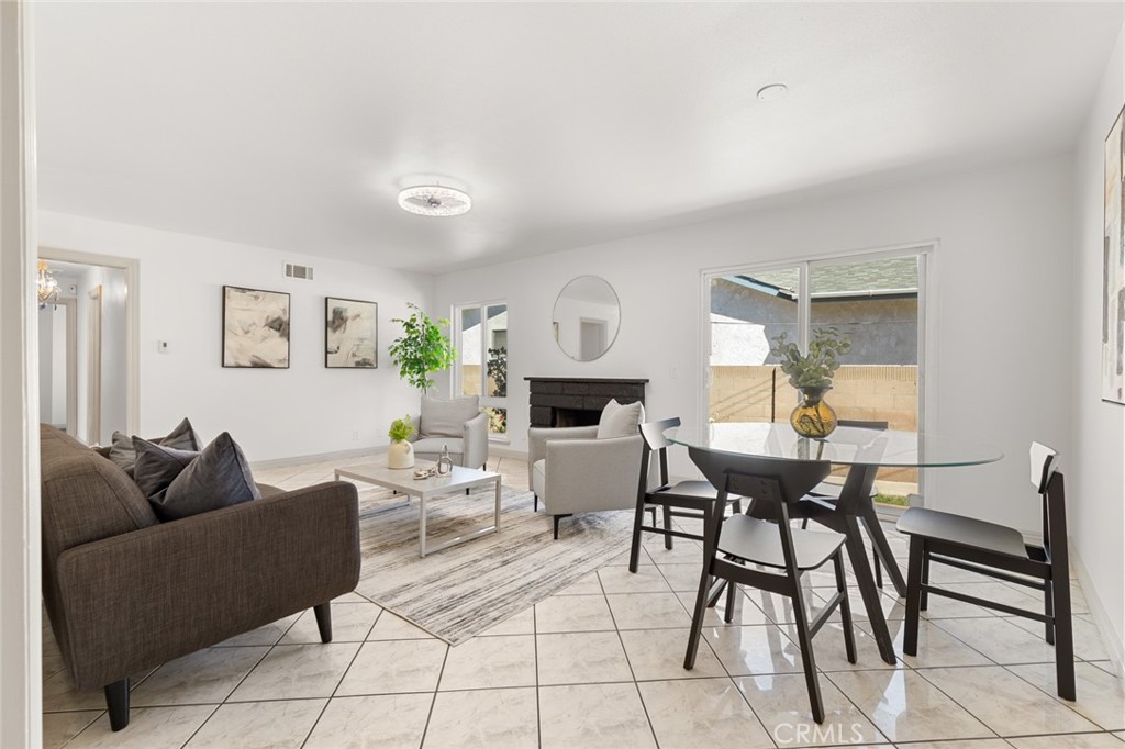 MLS #OC25200068 image #13