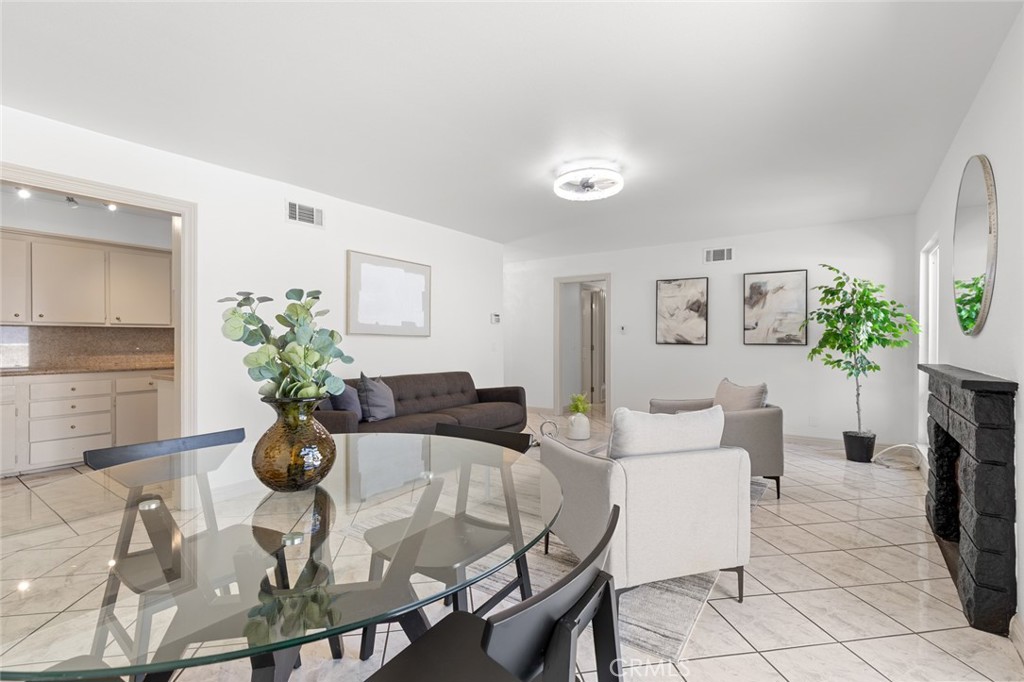 MLS #OC25200068 image #14