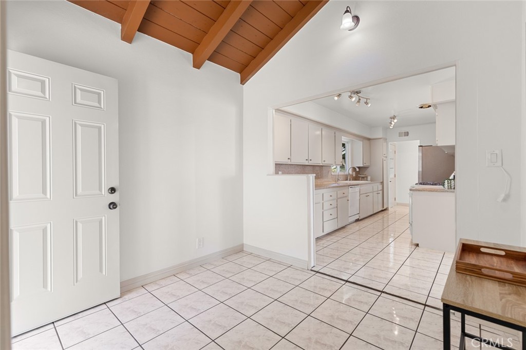 MLS #OC25200068 image #23