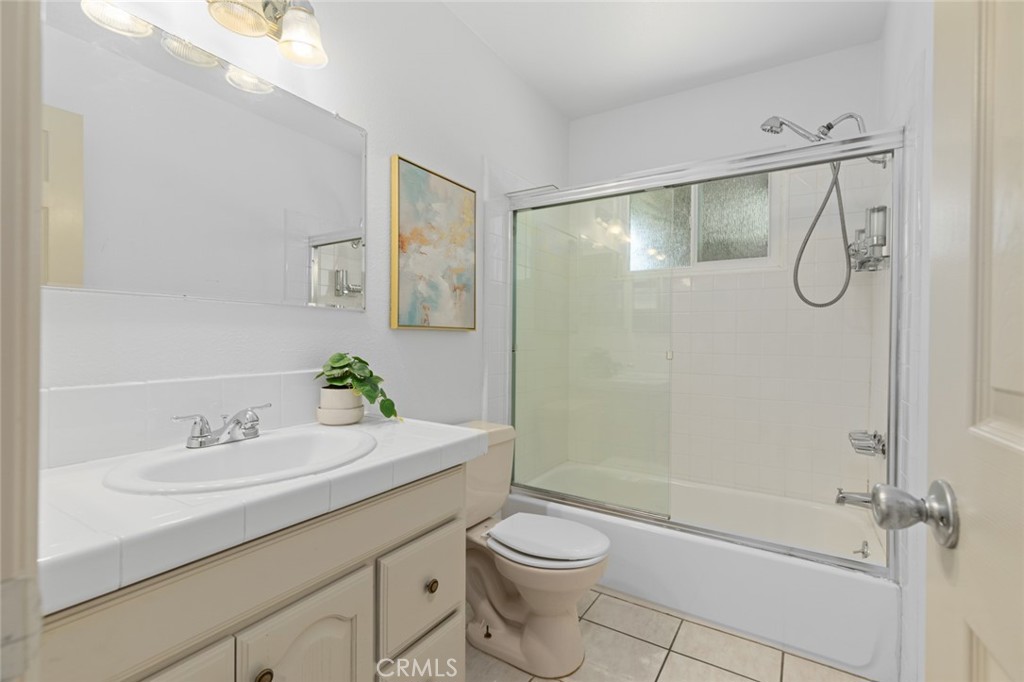 MLS #OC25200068 image #25