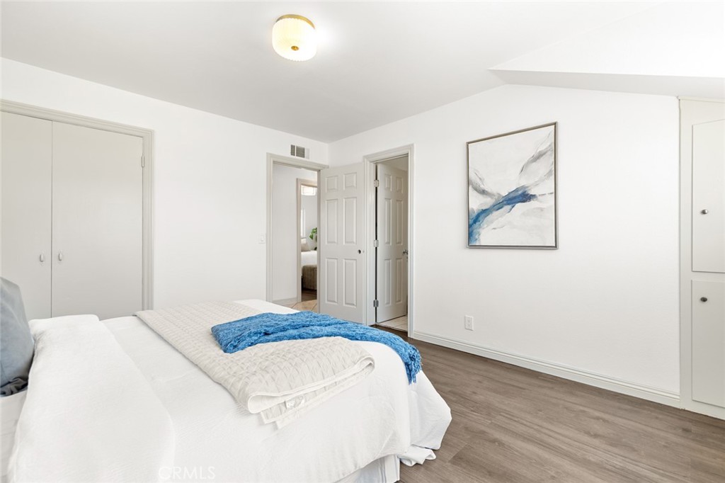 MLS #OC25200068 image #29