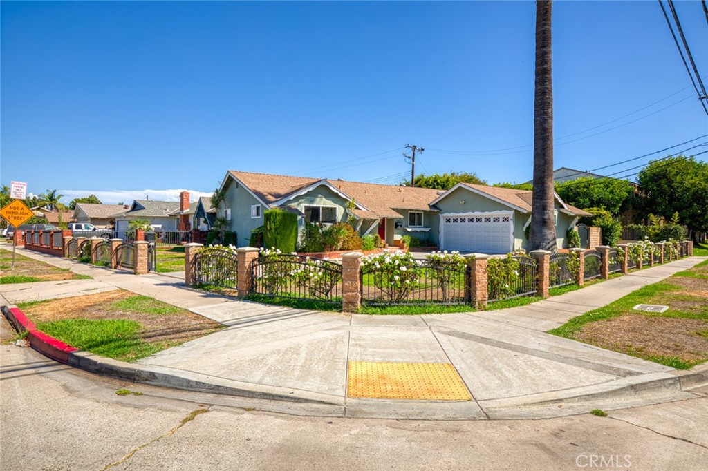 MLS #OC25200068 image #3