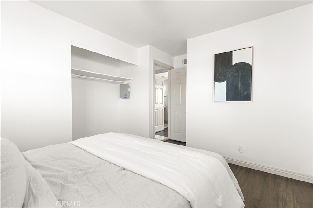 MLS #OC25200068 image #32