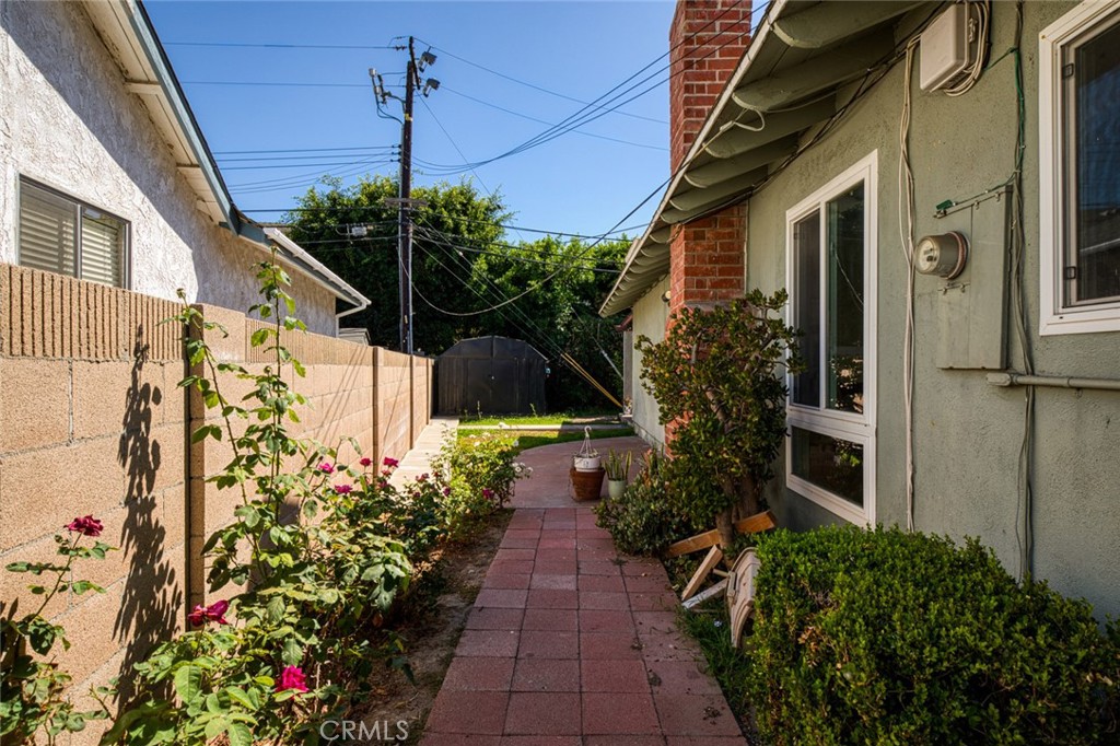 MLS #OC25200068 image #34