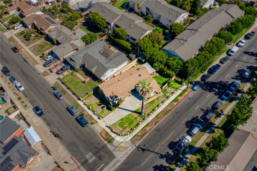 MLS #OC25200068 image #42