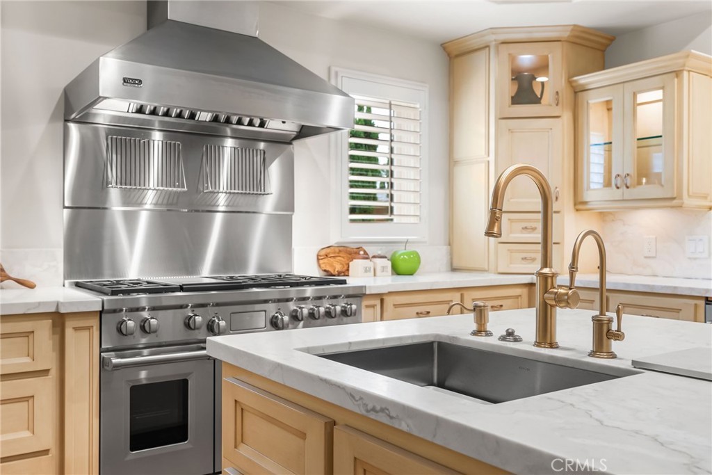 MLS #OC25200481 image #10