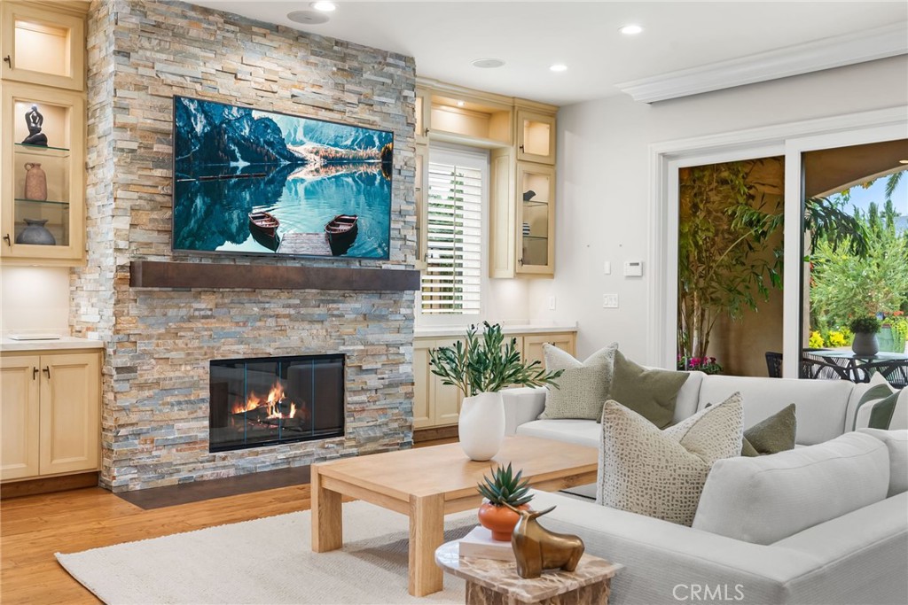 MLS #OC25200481 image #17