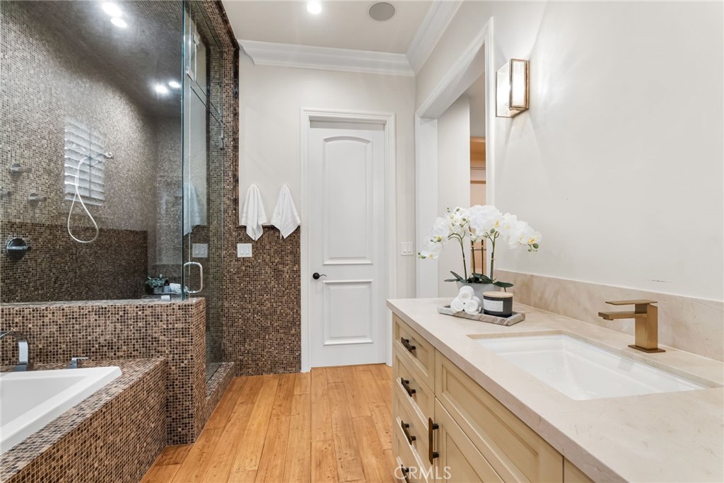 MLS #OC25200481 image #27