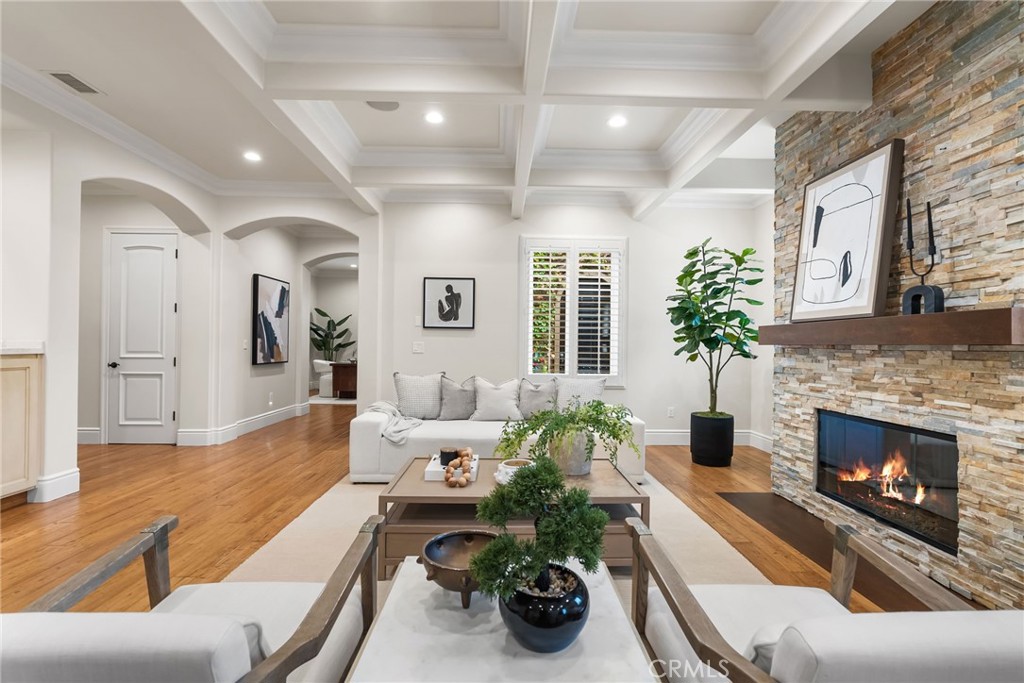 MLS #OC25200481 image #3