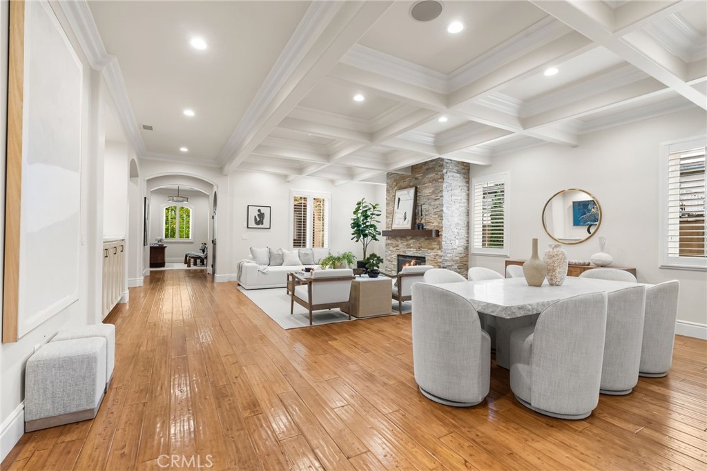 MLS #OC25200481 image #4