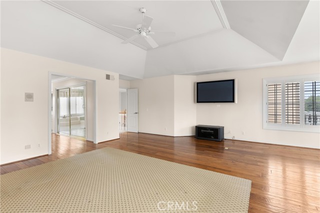 MLS #OC25200507 image #27