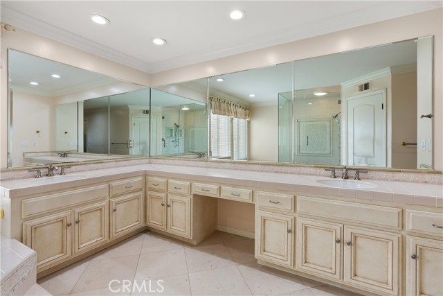 MLS #OC25200507 image #30