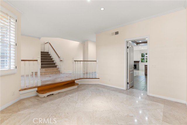 MLS #OC25200507 image #4