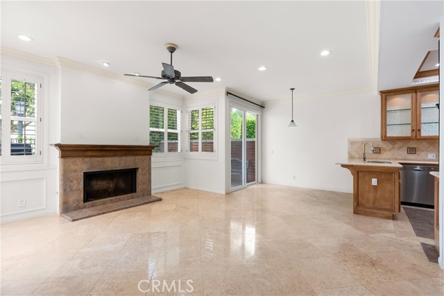 MLS #OC25200507 image #9