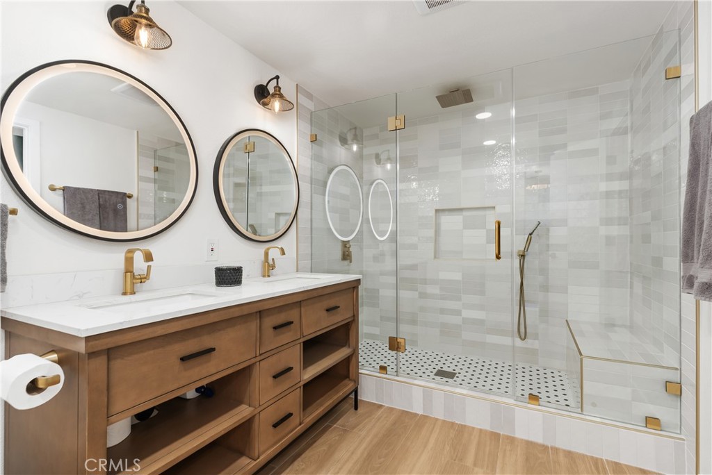 MLS #OC25200553 image #4