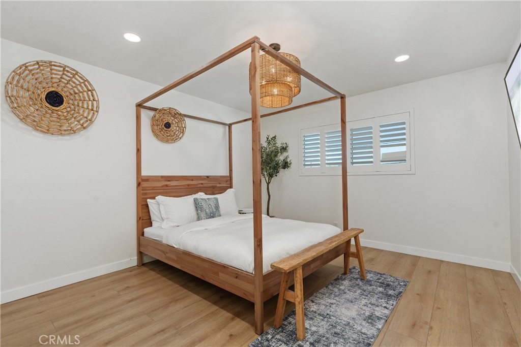 MLS #OC25200553 image #9