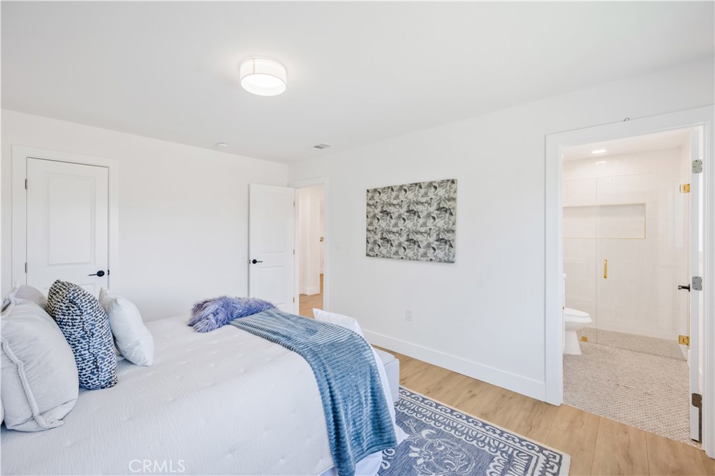 MLS #OC25200560 image #13