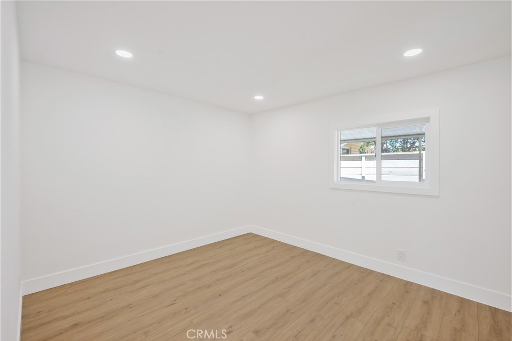 MLS #OC25200560 image #19