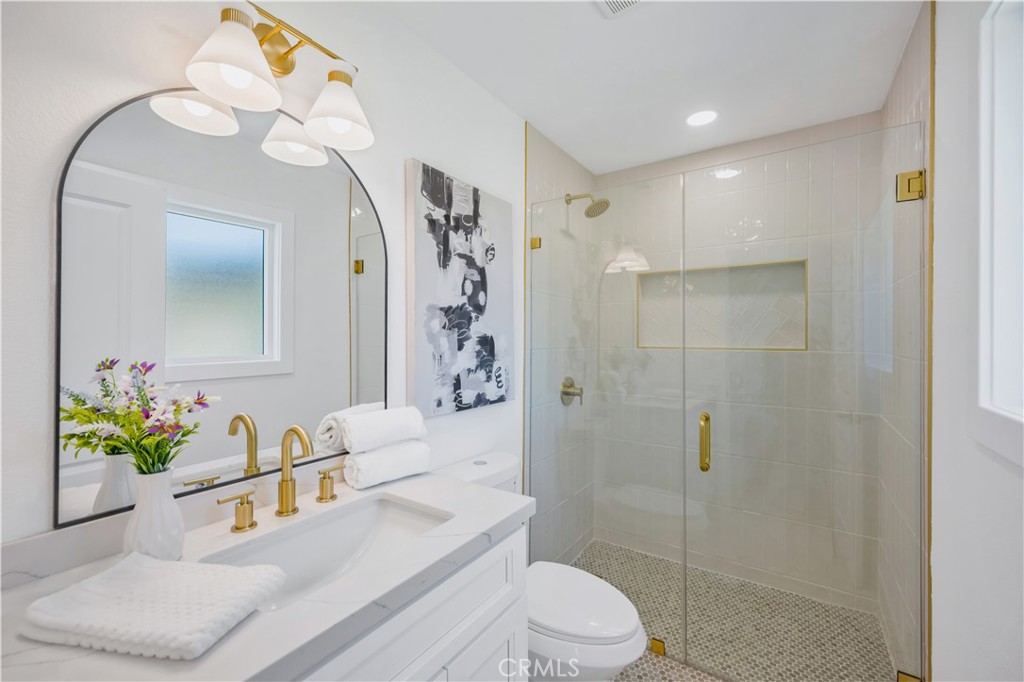 MLS #OC25200560 image #2