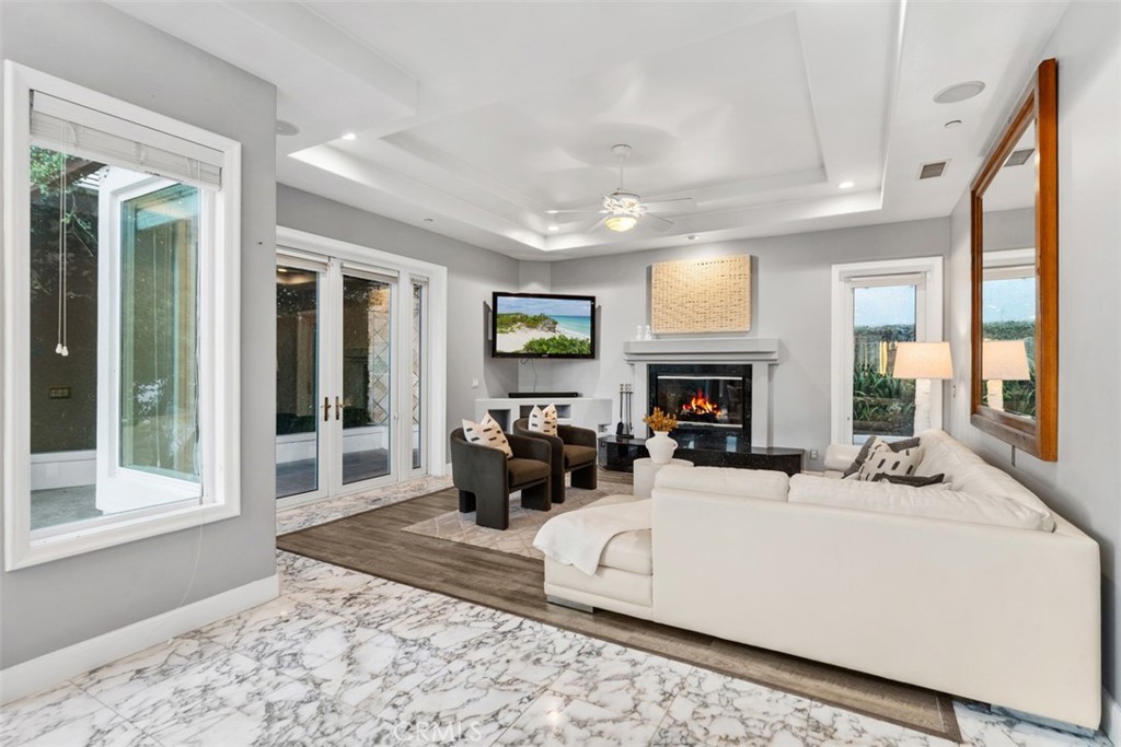 MLS #OC25200585 image #13