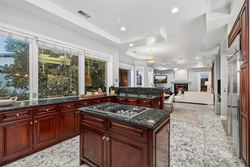 MLS #OC25200585 image #17