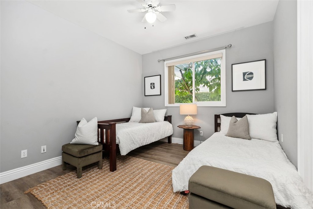 MLS #OC25200585 image #26