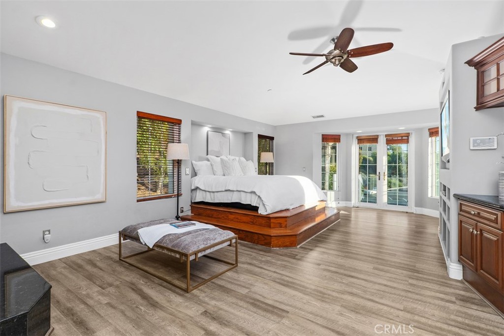 MLS #OC25200585 image #29