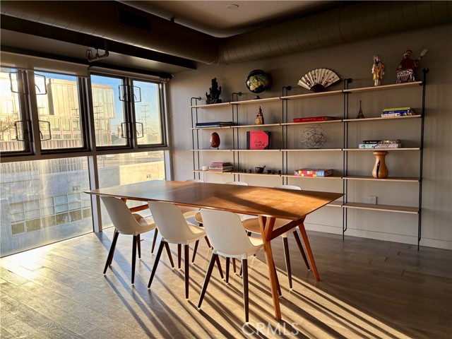 MLS #OC25200682 image #1