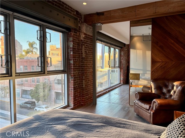 MLS #OC25200682 image #10