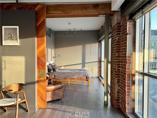 MLS #OC25200682 image #8